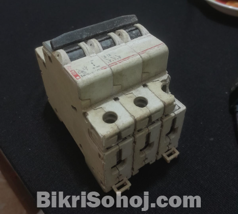 Energypac Legrand 25A TP MCB